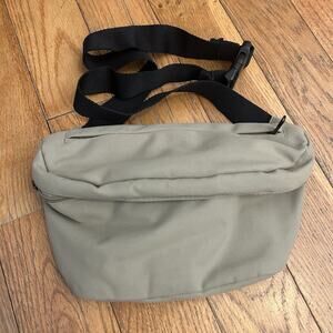 Uniqlo Robic High Tenacity Nylon Single Strap Backpack Fanny Pack Crossbody Bag